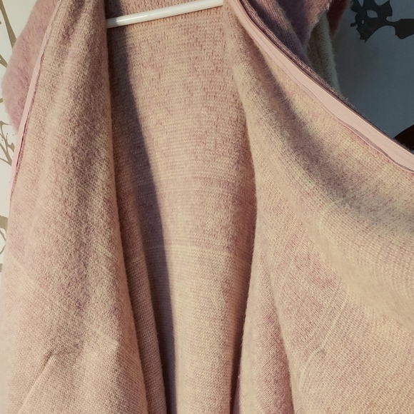 TUNDRA 100% Scandinavian Yarn Virgin Wool Cape... - Picture 9 of 14